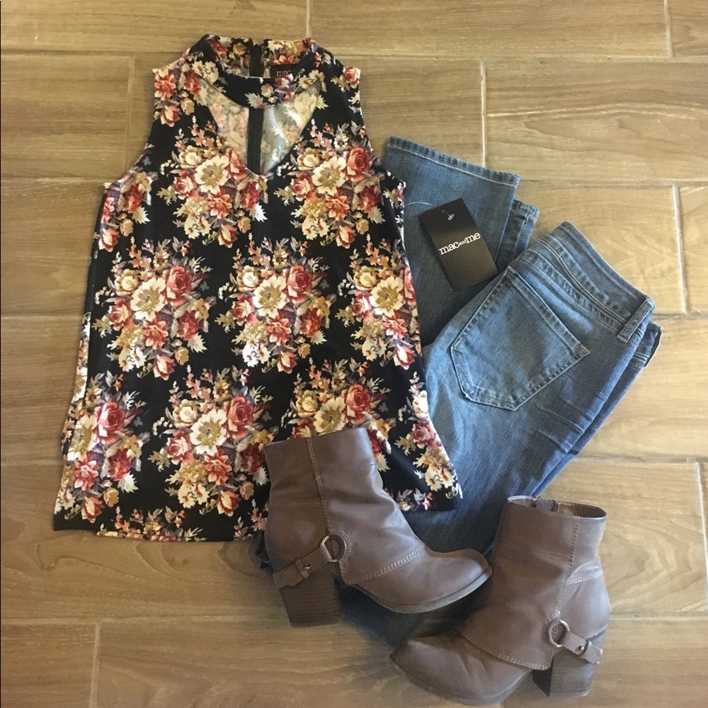 NWT! Mock Choker Floral Top